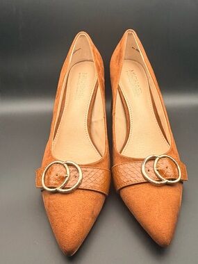 Michael Shannon Cognac Suede Pointed-Toe heels with Gold Double Ring